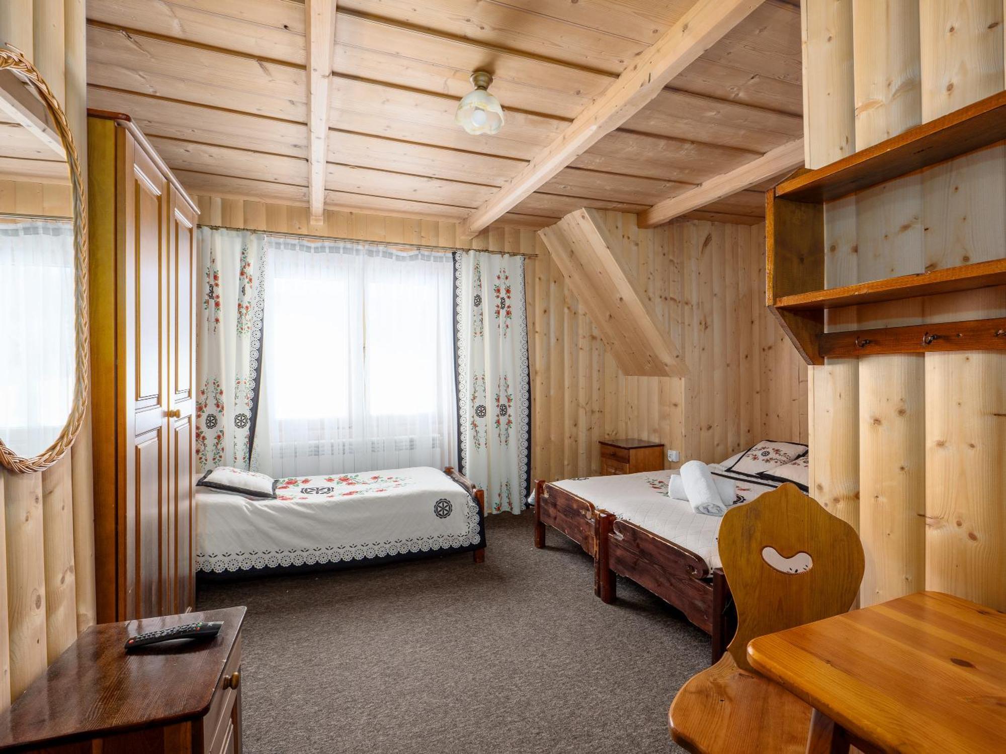 Tarasowka Hotel Ciche Male Exterior photo
